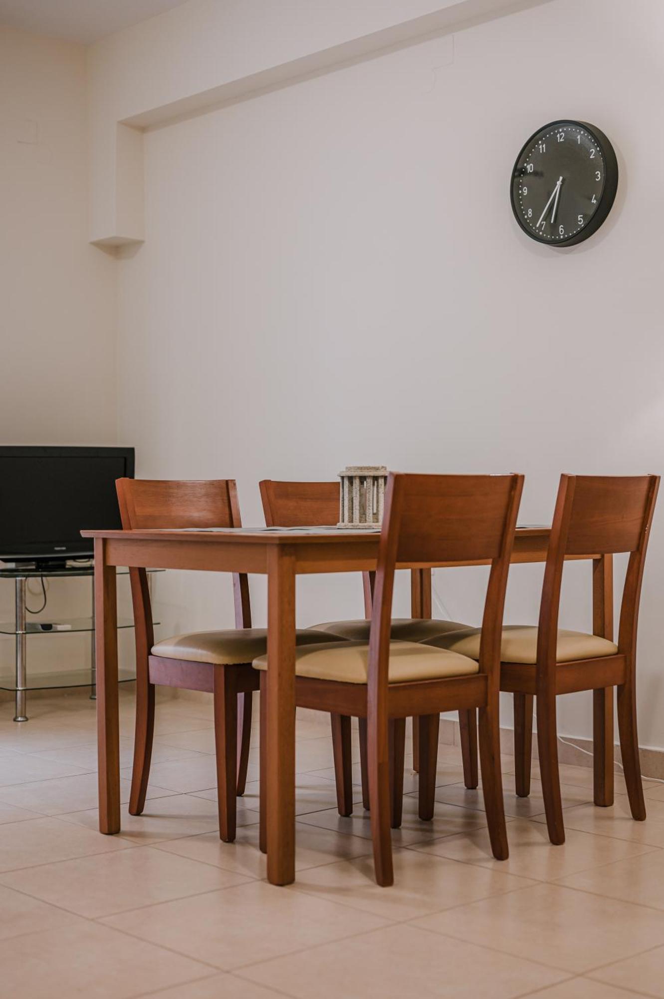 Hb Modern Apartments Tolo Room photo